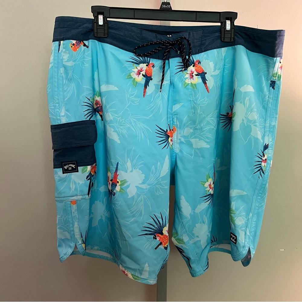 Men's Billabong Airlite Boardshorts - Size 38